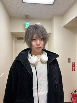 オーン(OOn) シルバーグレージュウルフ