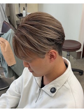 テンバイリップスヘアー(TEN by LIPPS hair) ミルクティーベージュバレイヤージュセンターパート