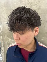 キング 楠葉店(K!ng)&nbsp;波巻きツイストスパイラルパーマ/フェザーパーマ/眉毛/メンズ