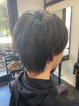 アクアマリン8810 ハチハチイチゼロ(AQUA MARINE 8810) 波巻きツイストスパイラル/刈り上げセンターパート/北習志野