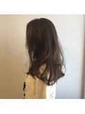 オリーブグリーン