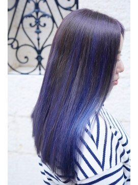 ティンク 横須賀中央(Tink) 濃厚ネイビーブルー×ハイライト◎