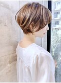 大人可愛い小顔アッシュボブ愛されハンサムショート