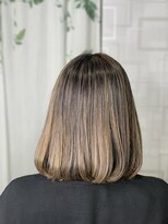 リトル(Re:tle)&nbsp;【河野有希】白髪ぼかしのハイライトシルバーグレー