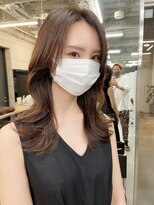 フォンズ(FONS)&nbsp;小顔に見えるオルチャンヘア　ヨシンモリ　くびれミディアム