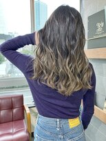 イロプラスソイ(iro + soi)&nbsp;▲卒業式ヘア！外国人風カーキベージュ×波巻ウェーブ▲