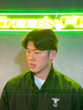 グリーディーフォックス 代々木(Greedy FOX) 束感/コンマヘア/アップバング/ツーブロックマッシュ/フェード