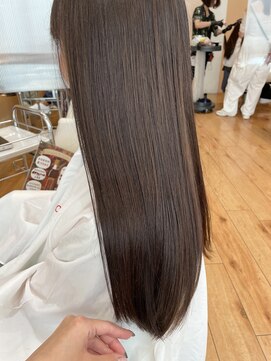 クララ サカエ(CLALA Sakae LA.DONNA group) 大人やわらかブラウンカラー