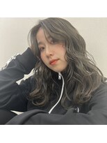 アウラヘアーサロン(aura hair salon)&nbsp;マットシルバー×ウェーブアレンジ