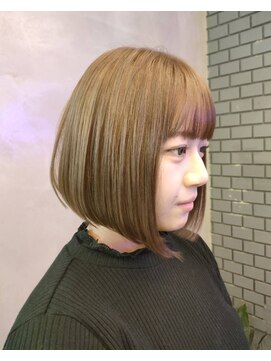 イキプラスディードットログ 大和八木駅前店(ikii+D.Log) 大人ショートボブ ミニボブ 前髪あり 切りっぱなし外ハネ