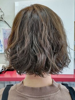 ぐっとヘアー 小鹿店の写真/【無料で変更◎】通常カラーはもちろん、マニキュア・ハーブカラー・ヘナカラーまで幅広くご用意！