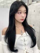 エヌアイ オモテサンドウ(ni omotesando)&nbsp;透明感ブルーブラック/トレンドレイヤー／うるツヤ黒髪　上野