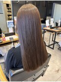 髪質改善ストレートロングヘア×透明感マロンベージュ艶カラー