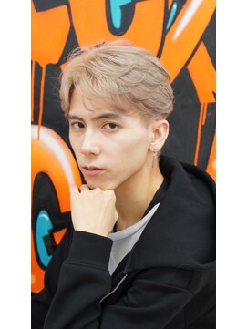 ビカム 名駅(become) ハイトーンフェザーショート