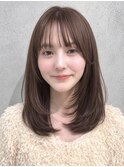 艶ベージュ×ミディアムレイヤー