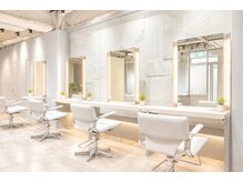 ラフィス ヘアー リノ 三宮店(La fith hair lino)の雰囲気（落ち着いた店内はゆったりと過ごせて、リラックスできます♪）