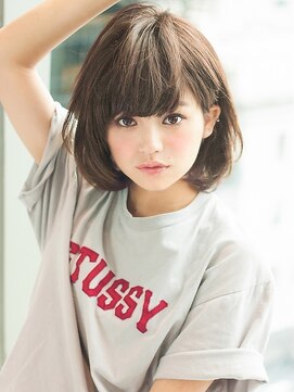 シウ 人形町(shiwu) 動きのある耳かけワンカールパーマボブ