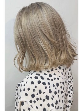 レセ 南柏店(Laissez) 透明感抜群ホワイトミルクティーベージュ/ミディ【レセ南柏店】