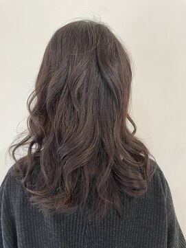 ロカ(Roca) 大人の美シルエットロング×グレイカラー30代40代50代