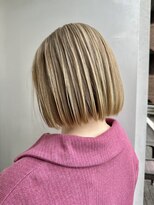 エアー 青山(AIR) ミニボブブロンドベージュ切りっぱなしボブハイトーンカラー