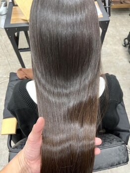 【うる艶×自然でナチュラル】つい触れたくなる柔らかいヘアに◇酸性ストレートが人気！ケアプロ/髪質改善