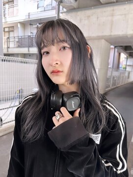 リル 溝の口(LiL) アッシュグレーシルバー顔まわりレイヤー/溝の口/ブリーチ