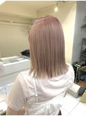 切りっぱなしボブ　ピンクベージュ　外ハネ