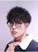 メガネに似合う波巻きパーマ 刈り上げマッシュ ウェーブパーマ