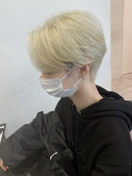 ジュネス 奈良橿原(Jeunesse) ホワイトベージュ×センターパートウルフ◎