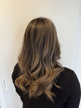 カスミ 霞(KASUMI) エアタッチバレイヤージュ　“Air Touch Balayage”