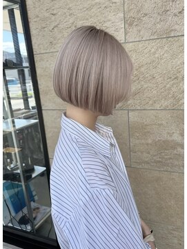 髪屋 紬 ミルクティーベージュ/ホワイトベージュ/ハイトーン/ボブ