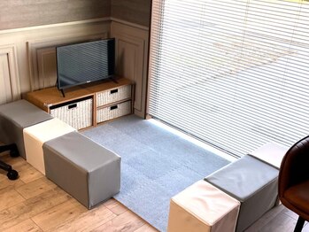 レイールフォーアールエイチエー(reir FOR RHA)の写真/【キッズスペース有】当店はオーナー含むスタッフ全員がママ！親しみやすく明るいスタッフ達がお出迎え♪