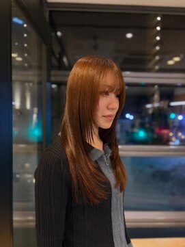 ニーイチイチ(211) レイヤーカット/小顔/大人ガーリー