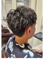 スーリール(Sourire)&nbsp;スパイキーショートツイストスパイラルパーマ短髪ツーブロック