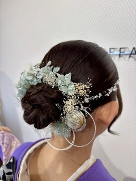 ルネッサンスヘアー ラファエロ(RAFFAELLO) 振袖ヘア　振袖ヘアアレンジ　タイトヘア　シンプルお団子ヘア