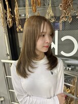 リュッカ(Lyuck)&nbsp;【MANA】Aラインスタイリングのレイヤーとオリーブベージュ