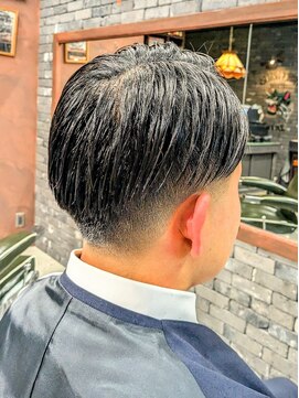 スリーセント 栄(3/cent) 【七三フェード】