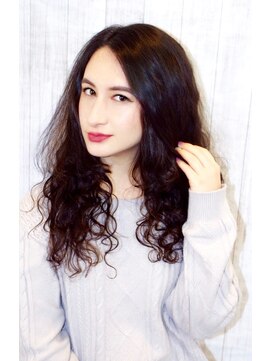 サンズ(Sunz) エッジの効いた大人のカールスタイル