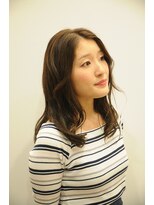 ヘアーベース(Hair Base)&nbsp;落ち着いた色味が特徴☆上品なセミロングスタイル