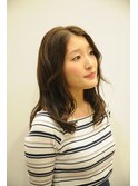 落ち着いた色味が特徴☆上品なセミロングスタイル