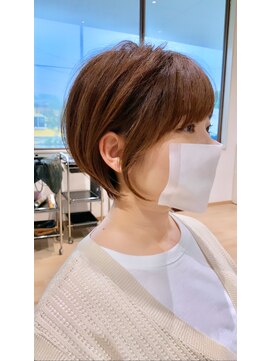 髪創 可愛いふわっとショート