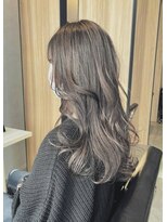 アン たまプラーザ(un) グラデーションロング/グレージュカラー【髪質改善オージュア】