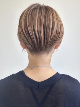 エレノア 仙台(Eleanor) 刈り上げハンサムショート