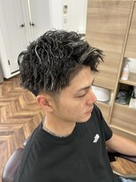 ヒカリ バイ イサミ 西川口(Hikari by ISAMI)&nbsp;韓国マッシュスペインカールスパイキーショート〈理容室〉西川口
