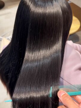 アルジャーノン グリーン(ALGERNON GREEN) 地毛風縮毛矯正/透明感/髪質改善/トリートメント/韓国風/小顔