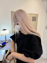 イル 天神大名店(ill) ホワイト/ブロンド(福岡/天神)