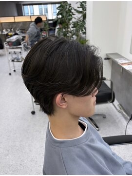 メンズカット リア(Men’s cut riah) センターパートツイストスパイラルパーマ刈り上げメンズパーマ