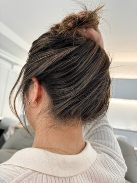 ノラ ウメダ(NORA UMEDA) ハイライトカラーインナーハイライト細いハイライト