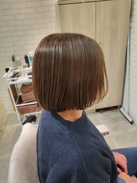 白髪ぼかしハイライトボブ