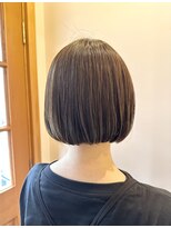 トレパルッキエーレ(tre parrucchiere)&nbsp;［-tre-］ミニボブ×高発色カラー